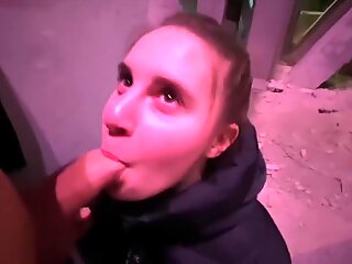RISKY PUBLIC BLOWJOB UNDER A BRIDGE IN THE CITY FROM A RUSSIAN GIRL