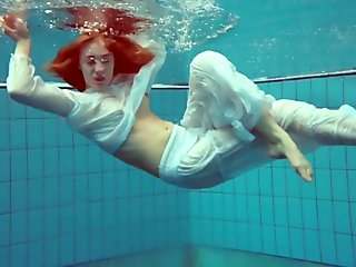 Diana zelenkina hot روسية تحت الماء - ديانا هوت