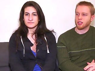 Seksi çiftler çıplak gövdelerine aynı odada masaj.