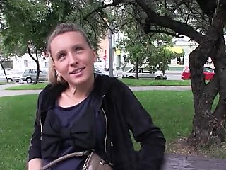 Doğal Sarışın Çek Kız Seçilmiş Yukarı Halka Açık Yerler Seks