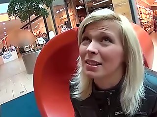 Mallcuties - ung amatør tjekkisk piger knepper på offentligheden