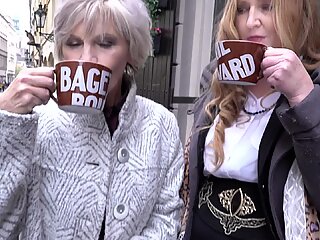 Strong oral duo between two old moms with nice assets